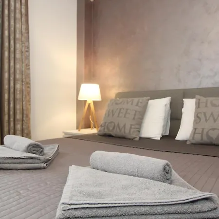 Kokpit - Stan Na Dan Novi Belvil, Parking 5 Evra Dan アパート